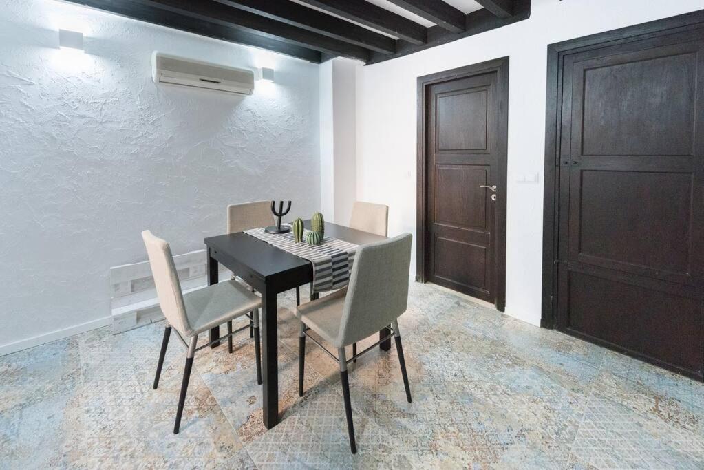 Ferienwohnung Ganzes Loft in Altstadt, Nähe Kathedrale Palma Exterior foto